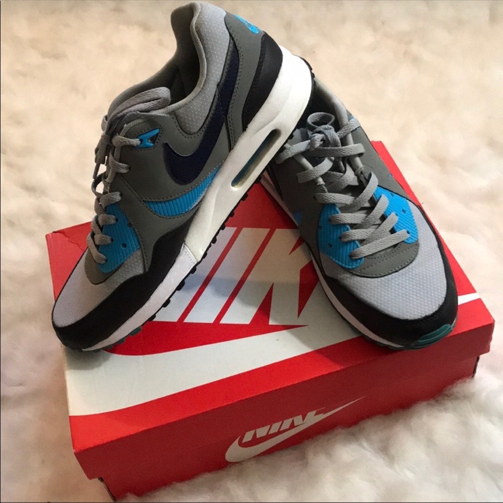 Air Max Light Essential